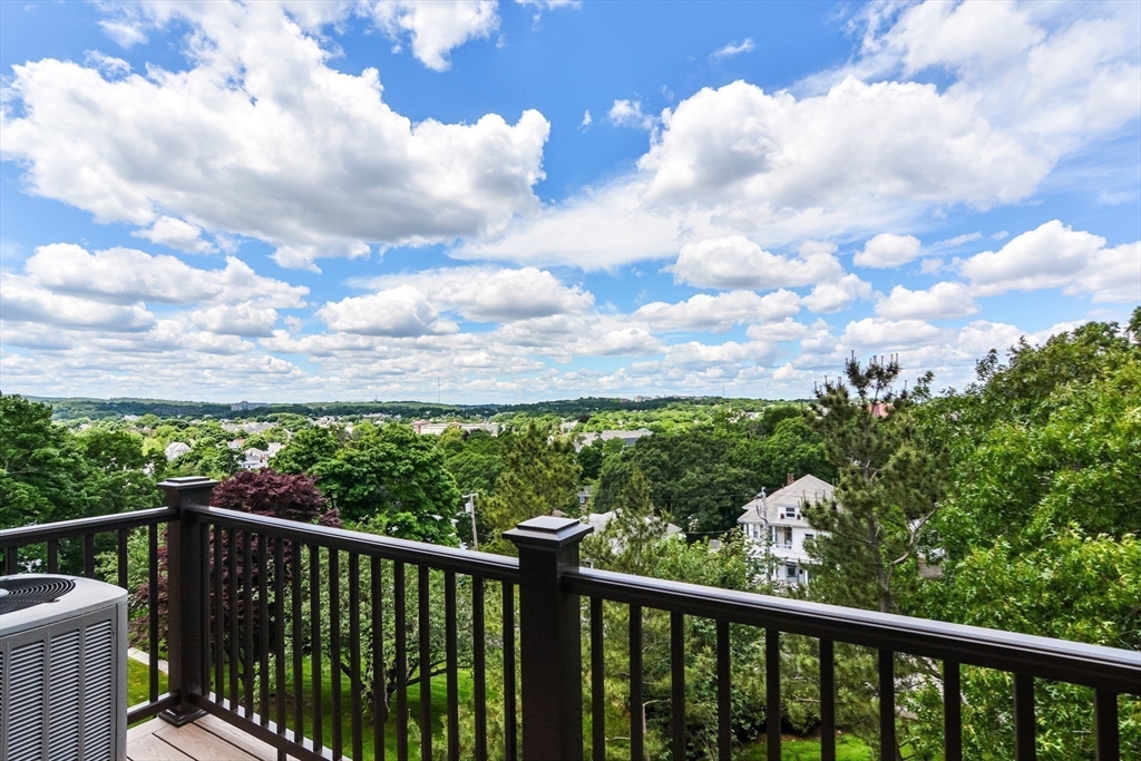 22 Abigail Ave # 405