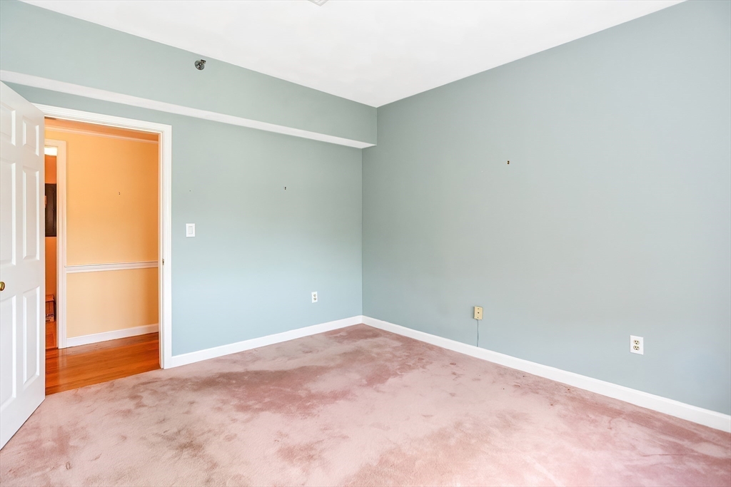 22 Abigail Ave # 405