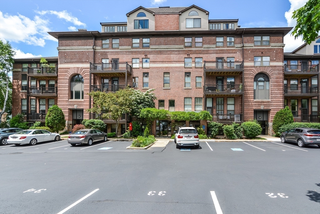 22 Abigail Ave # 405