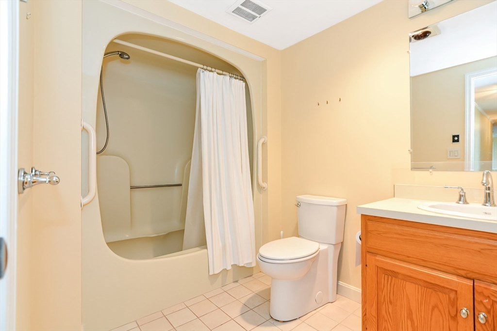 22 Abigail Ave # 405