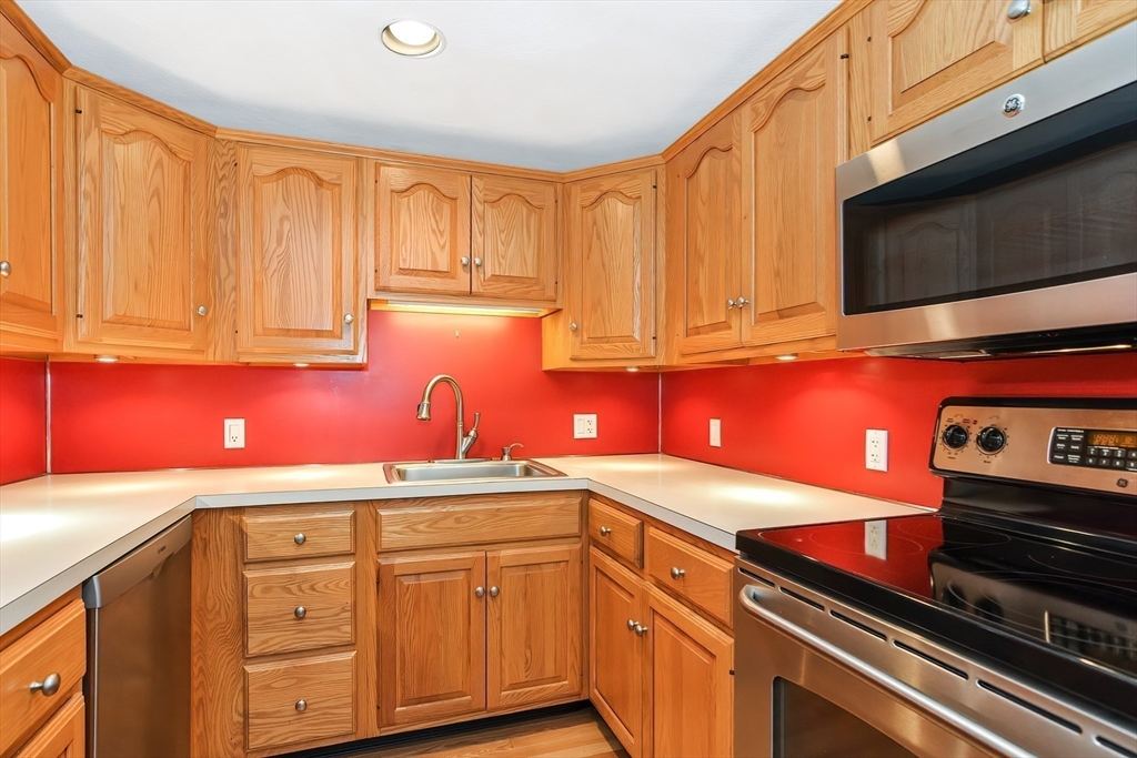 22 Abigail Ave # 405