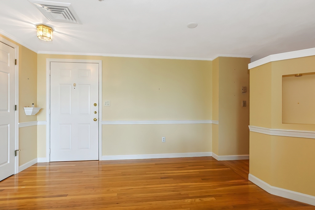 22 Abigail Ave # 405