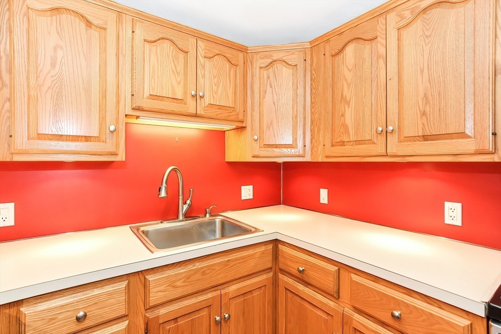 22 Abigail Ave # 405