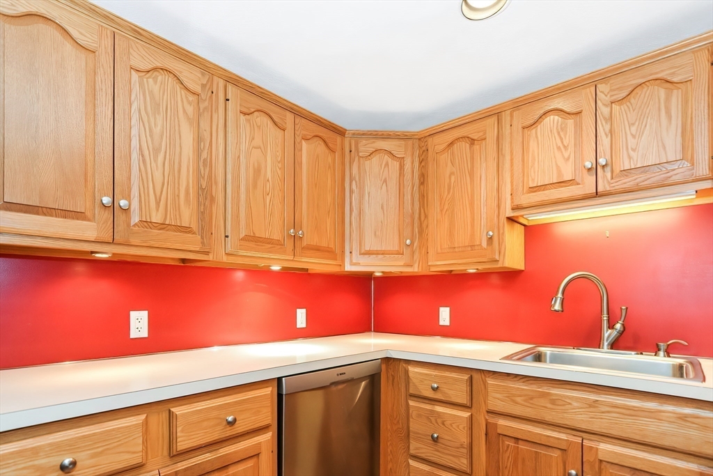 22 Abigail Ave # 405