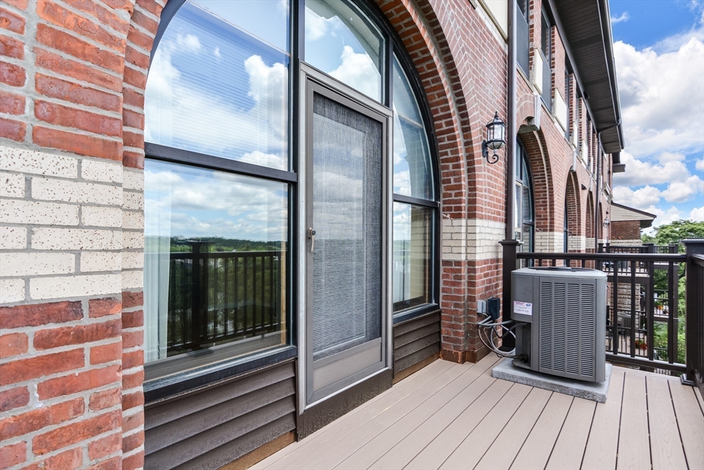 22 Abigail Ave # 405