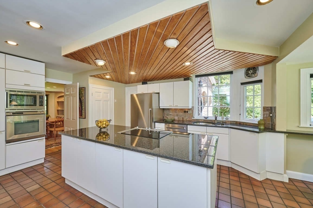 125 Cedar St