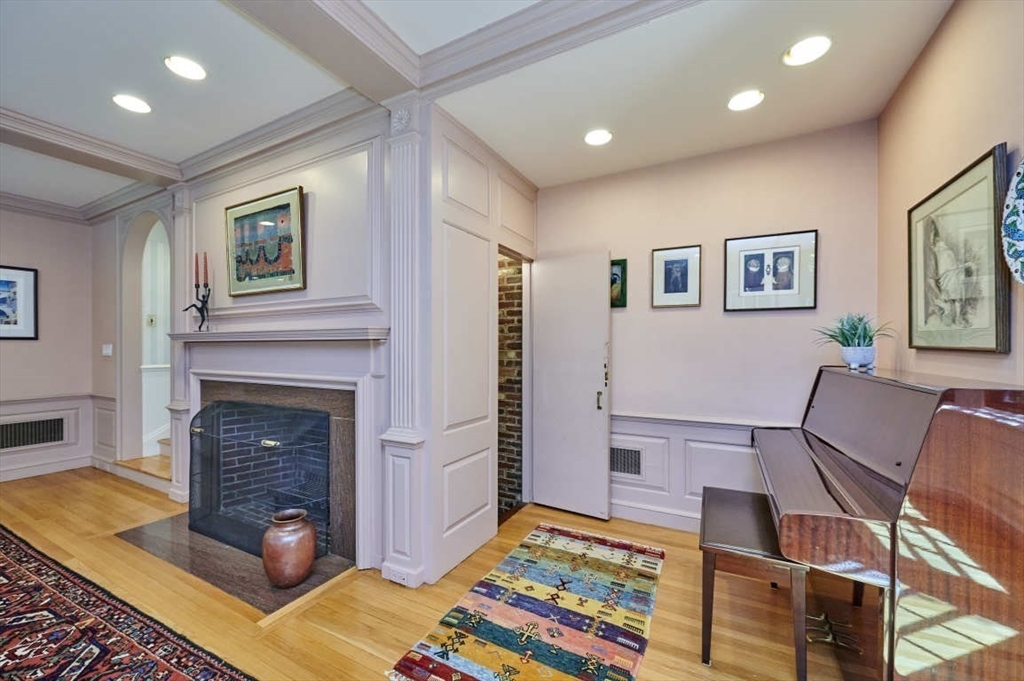 125 Cedar St