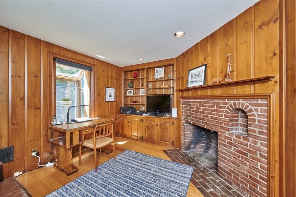 125 Cedar St