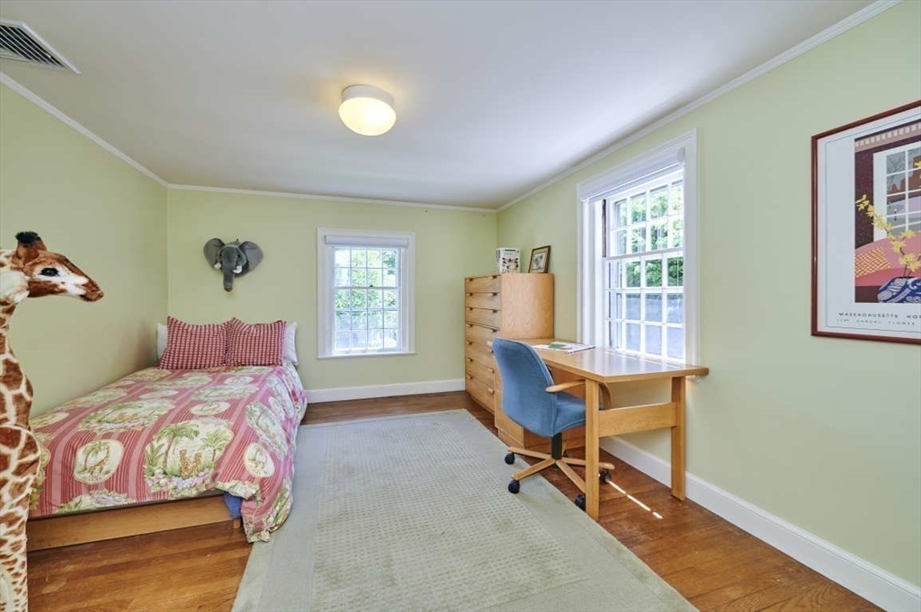 125 Cedar St