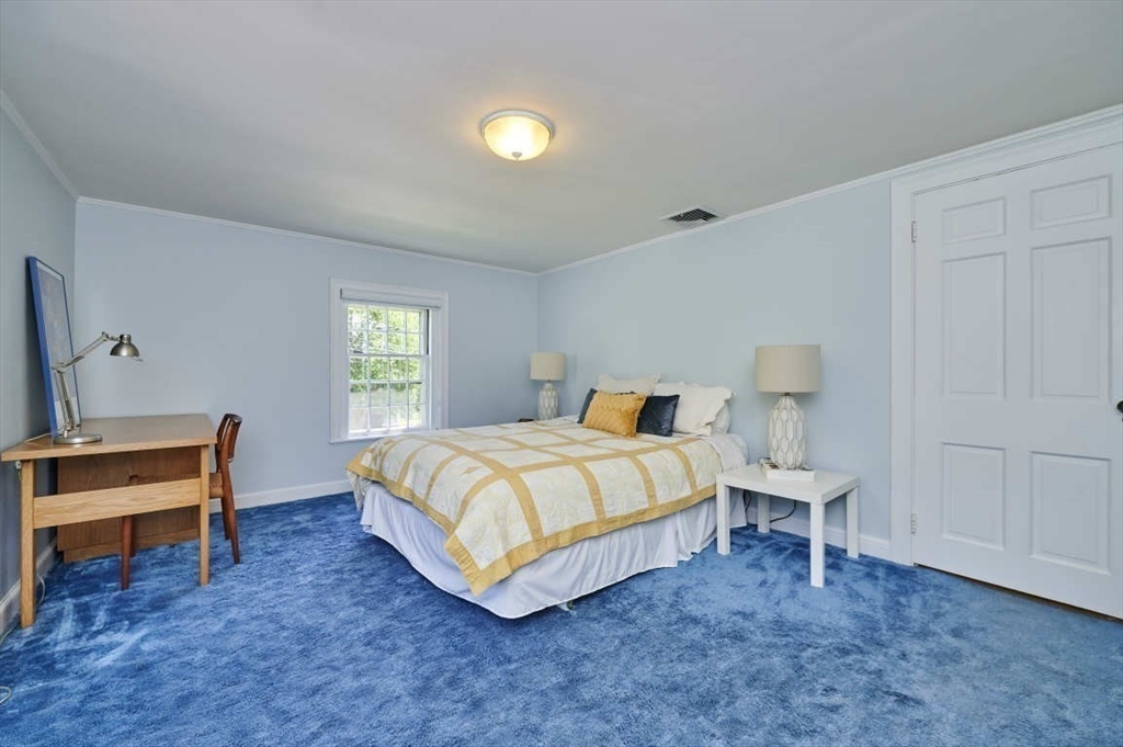 125 Cedar St