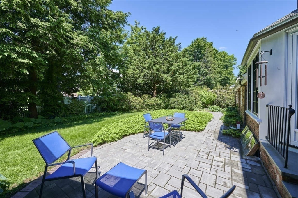 125 Cedar St