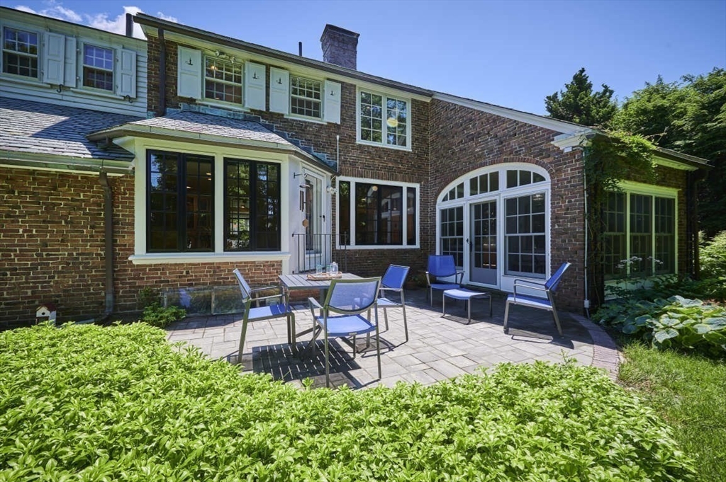 125 Cedar St