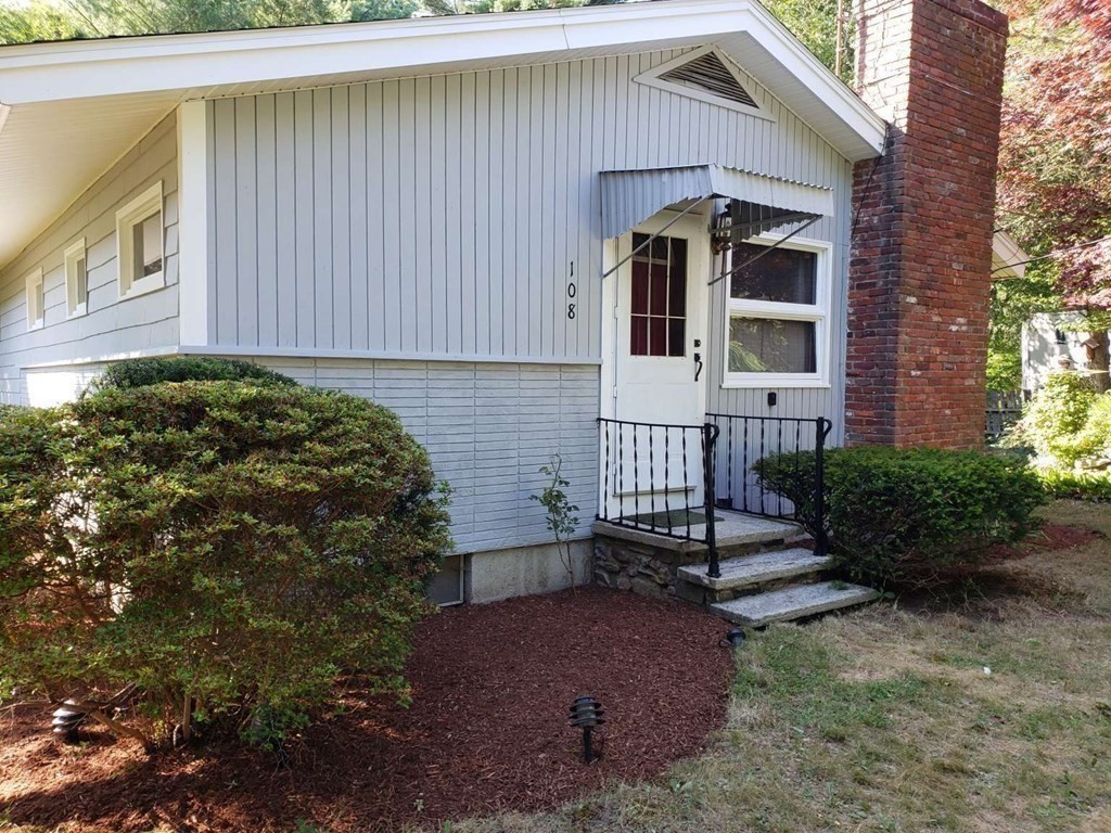 108 Lake Dr