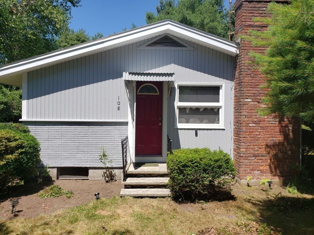 108 Lake Dr