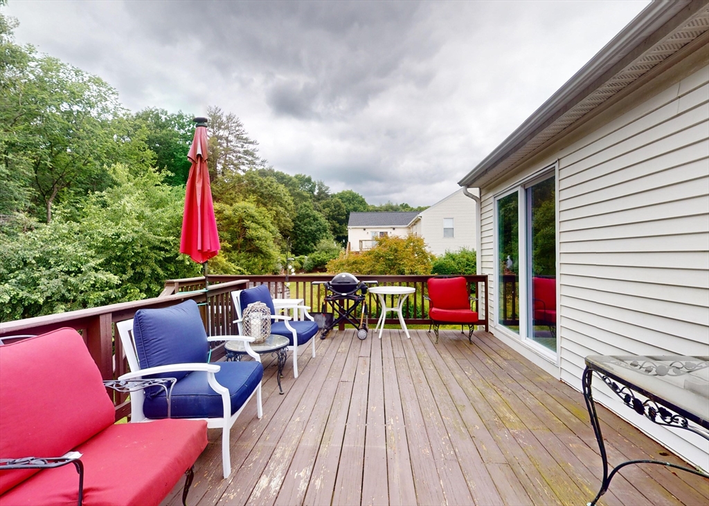 12 Redmen Dr