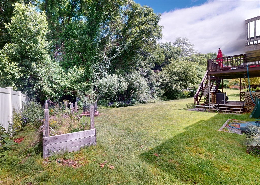 12 Redmen Dr