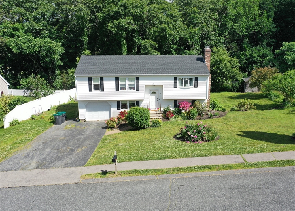 12 Redmen Dr