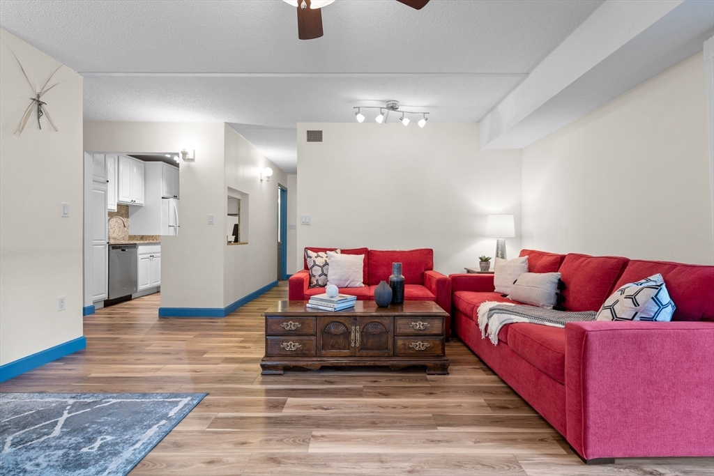 159 Main St # 8C