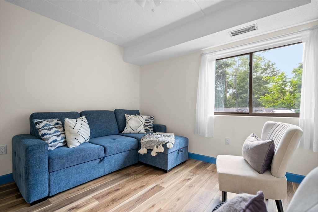 159 Main St # 8C
