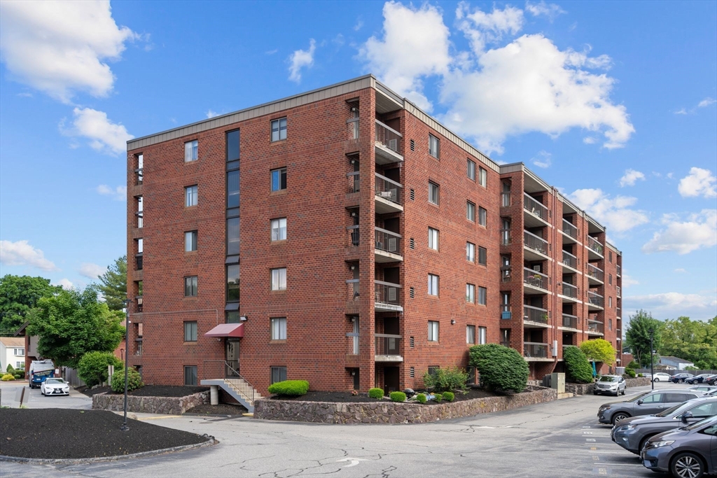 159 Main St # 8C