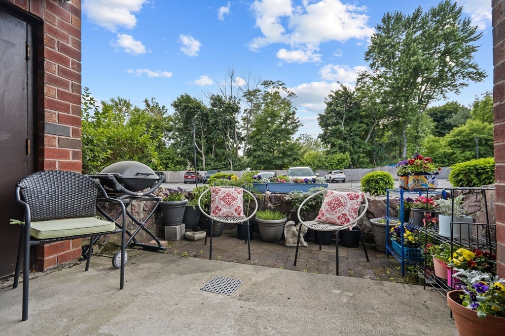 159 Main St # 8C