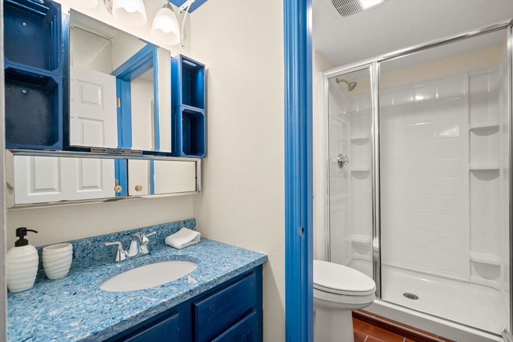 159 Main St # 8C