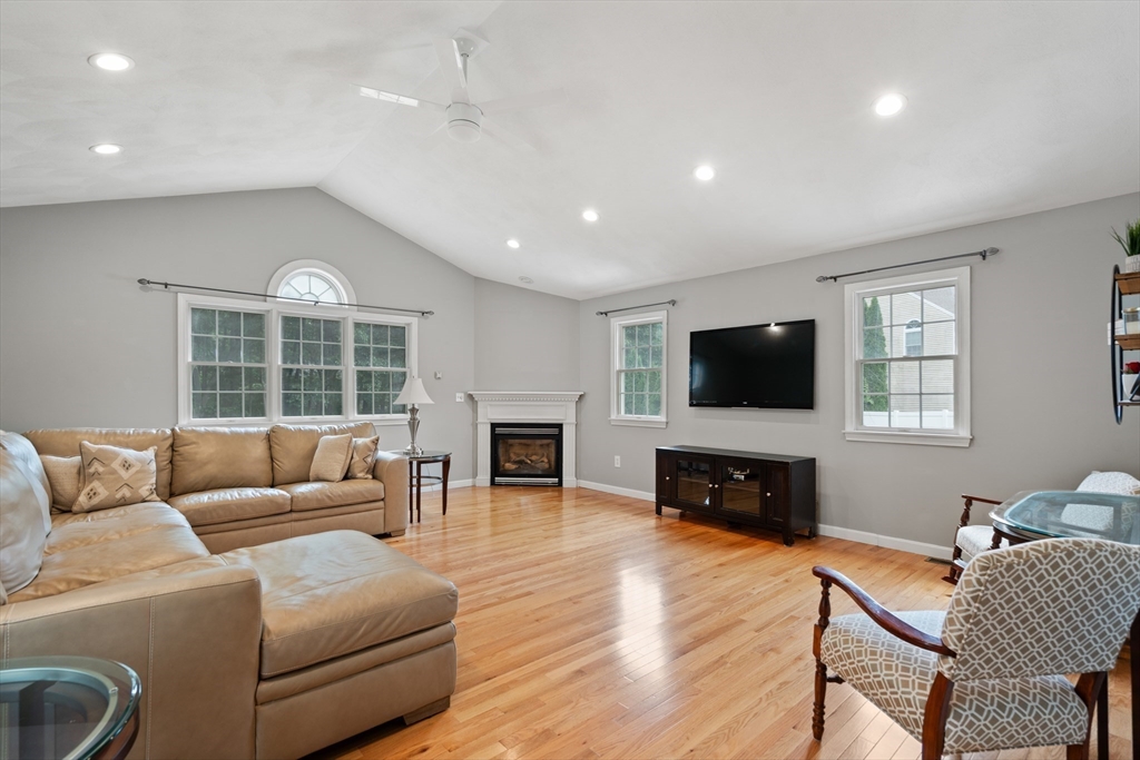 2 Chesapeake Dr