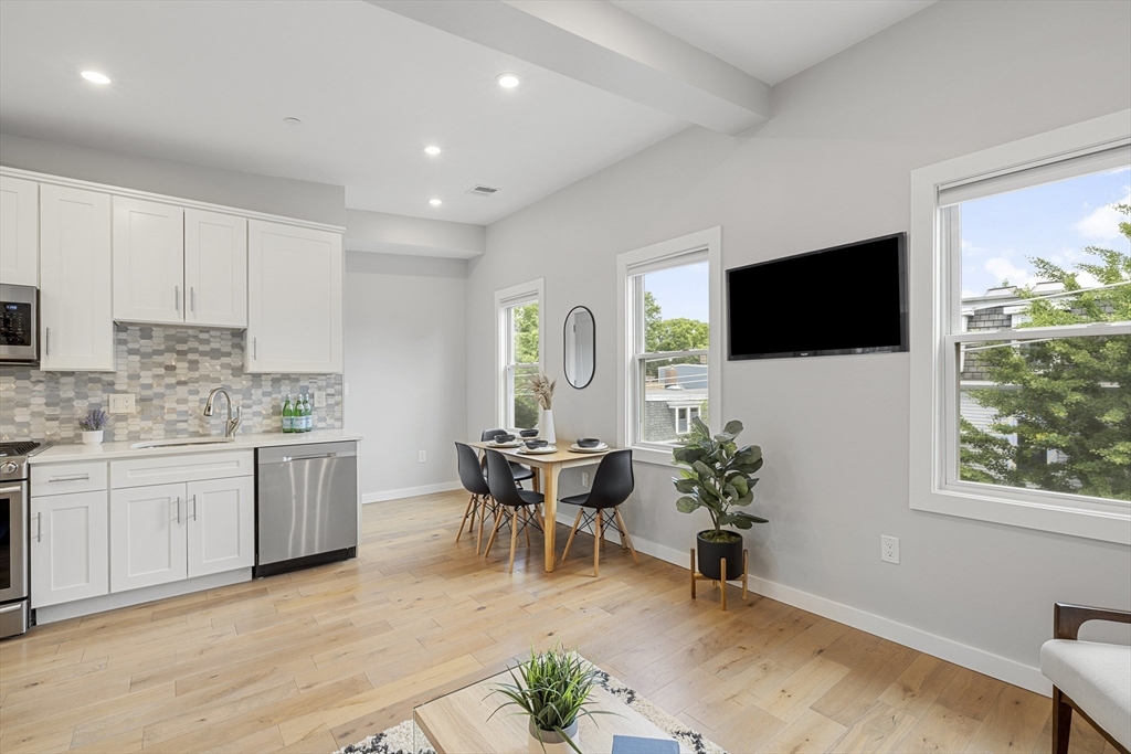 338 Hurley St # 3