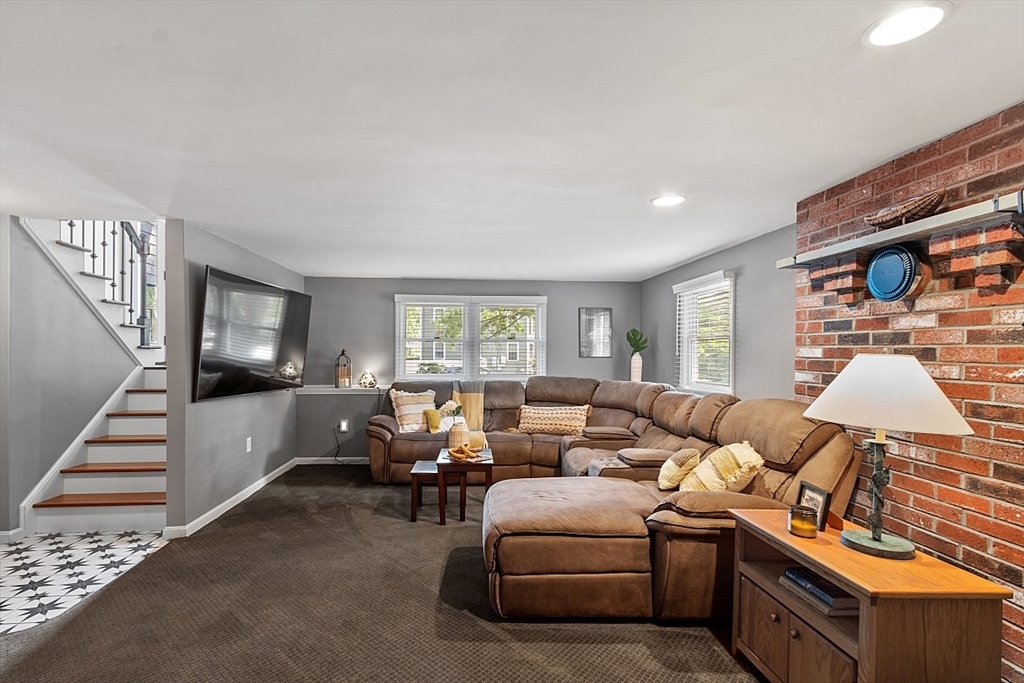 63 Mclaren Rd
