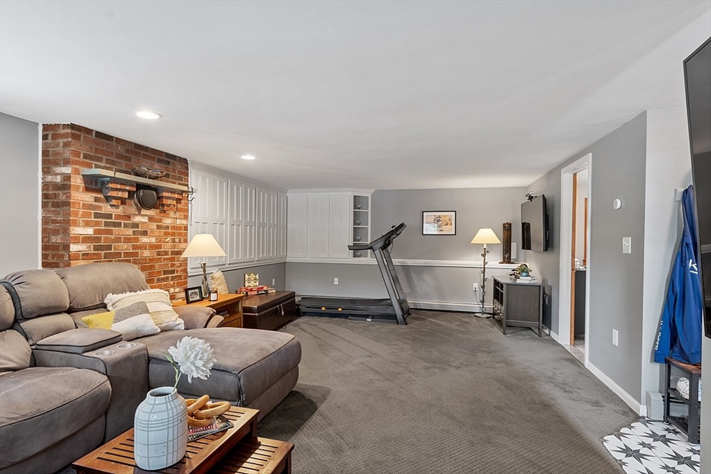 63 Mclaren Rd