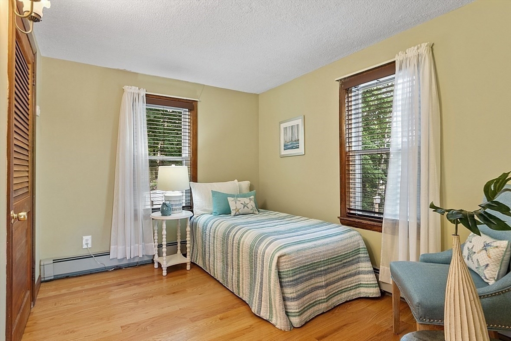 12 Clearview Ave