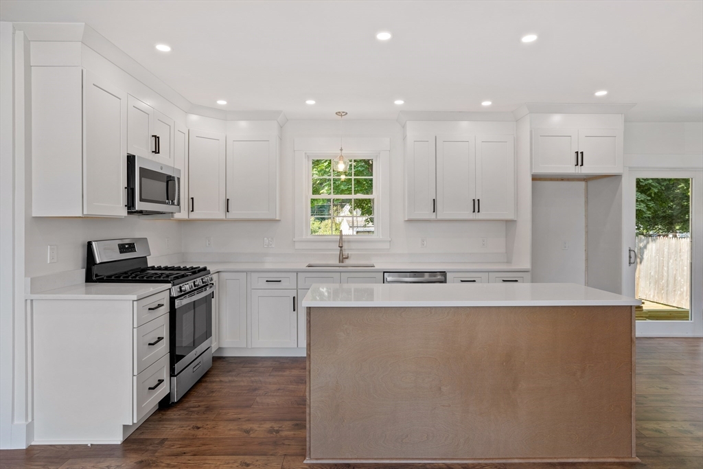 32 Markham Circle