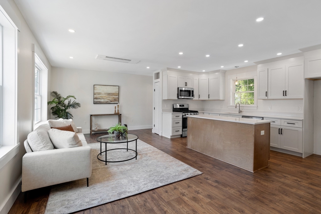 32 Markham Circle