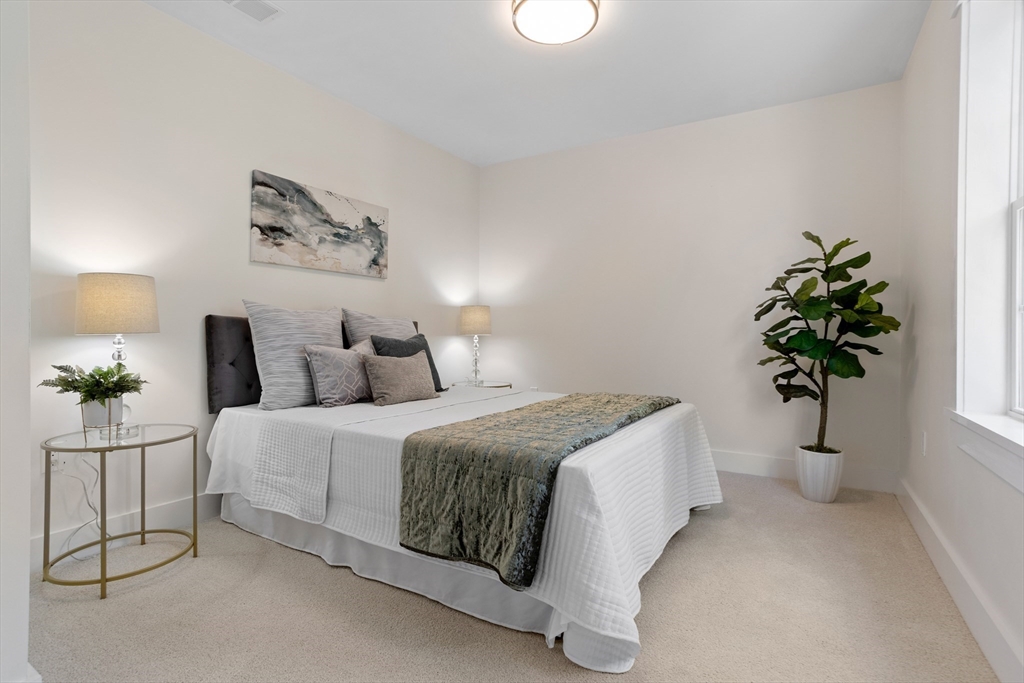 32 Markham Circle