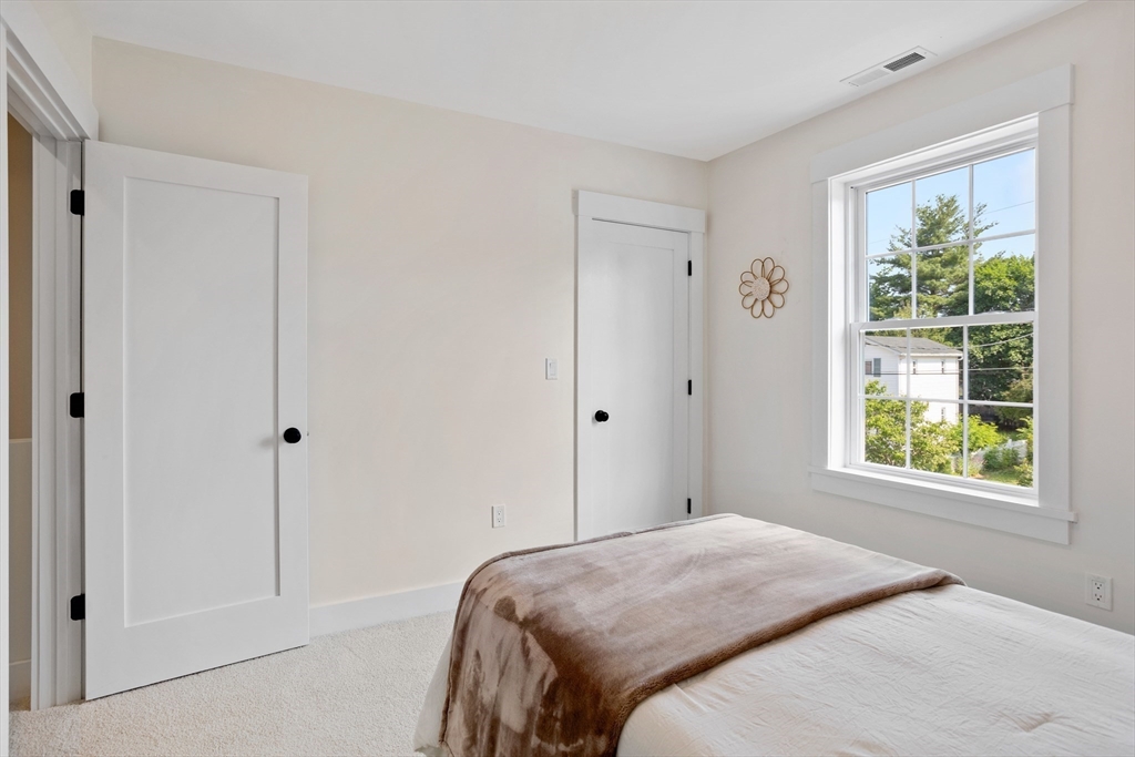32 Markham Circle