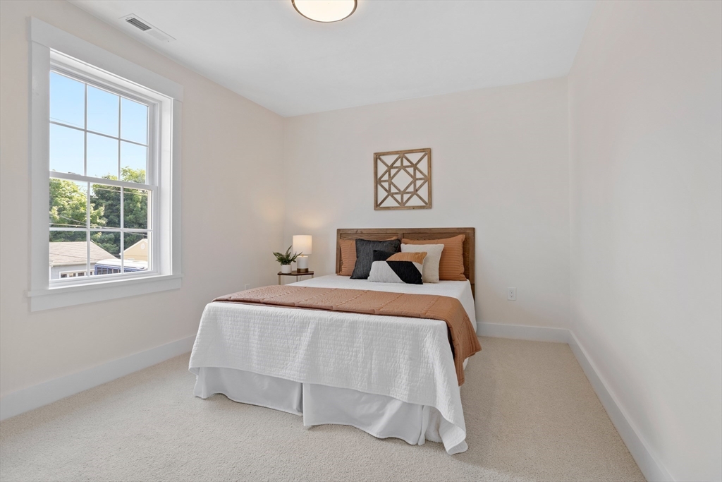 32 Markham Circle