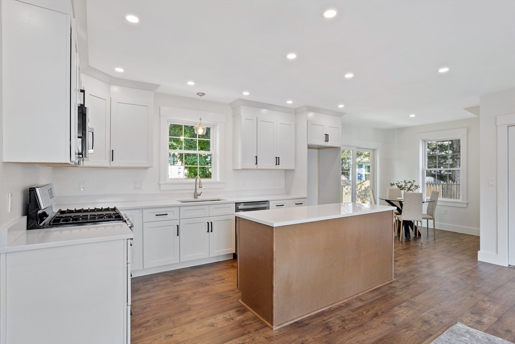 32 Markham Circle