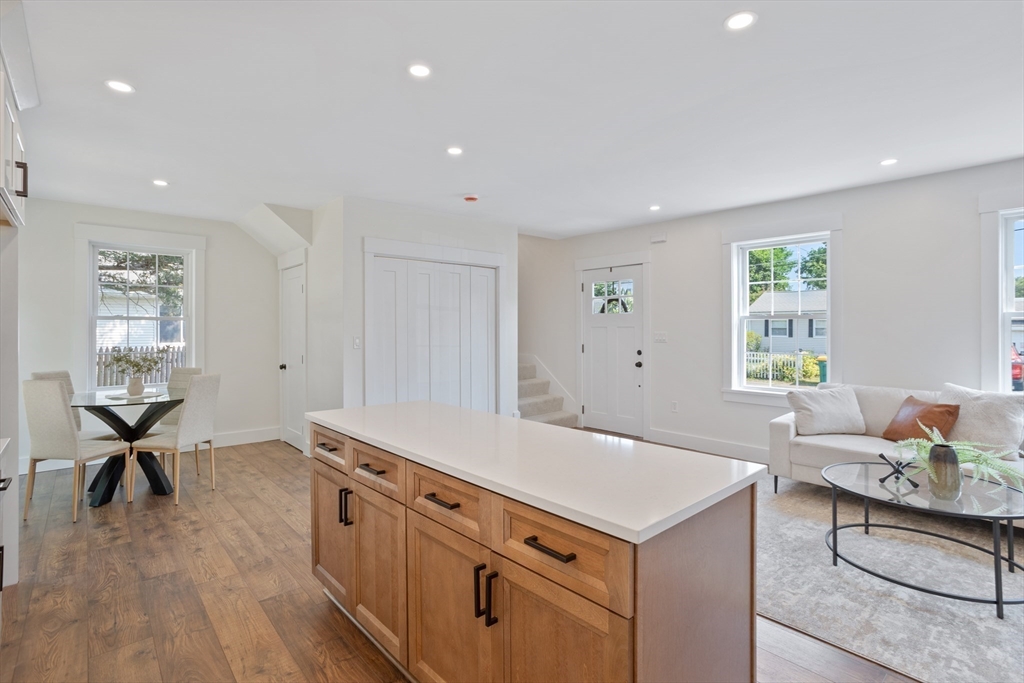 32 Markham Circle