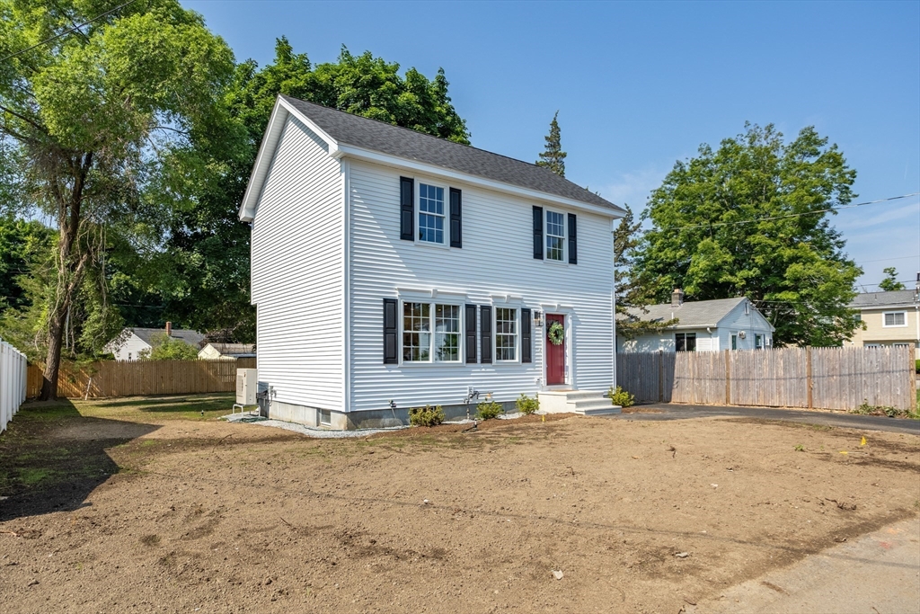 32 Markham Circle