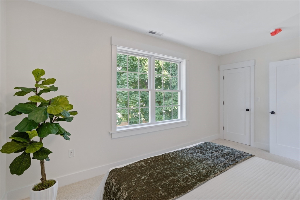 32 Markham Circle