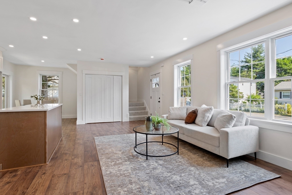 32 Markham Circle