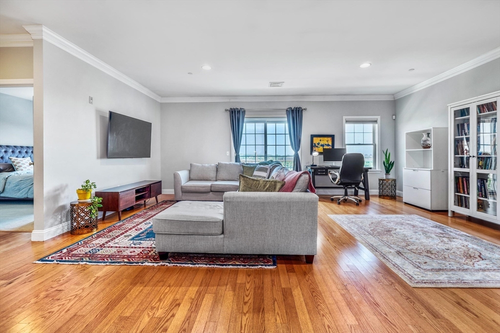 142 Bigelow St # 305