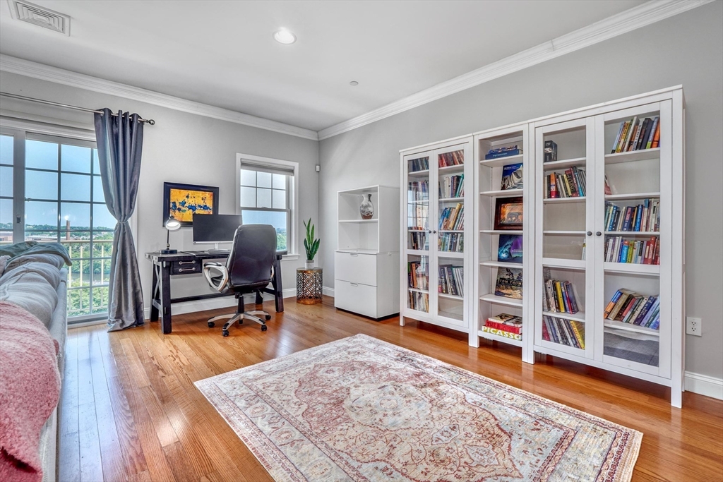 142 Bigelow St # 305