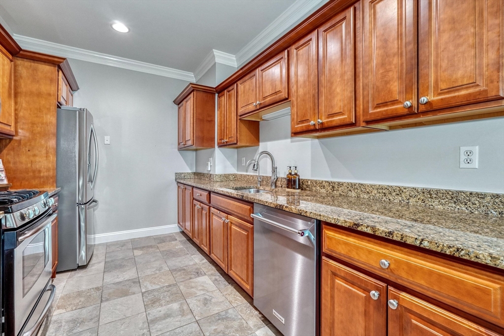 142 Bigelow St # 305