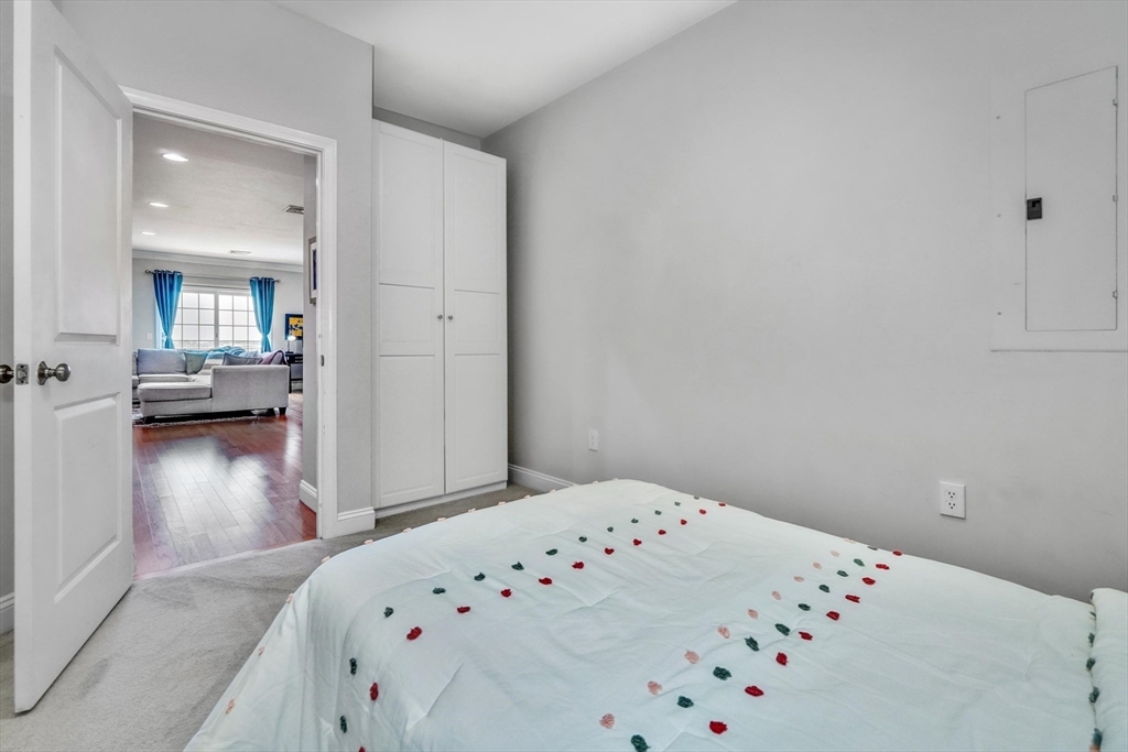 142 Bigelow St # 305