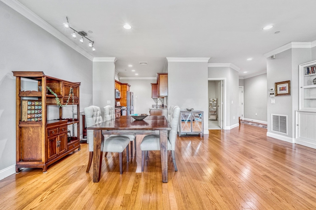 142 Bigelow St # 305