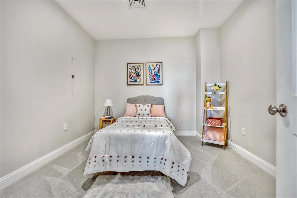 142 Bigelow St # 305