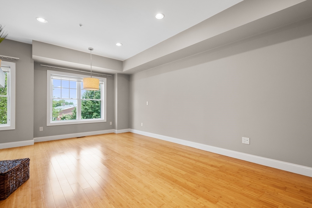 16 Saint Marys Way # 16