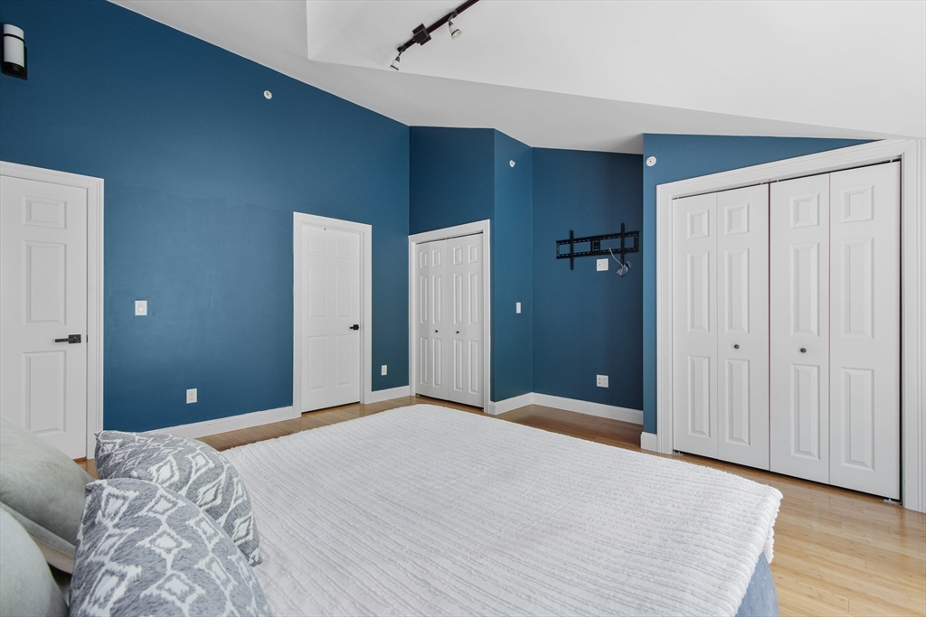 16 Saint Marys Way # 16