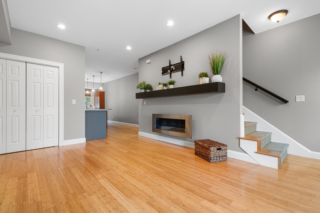 16 Saint Marys Way # 16